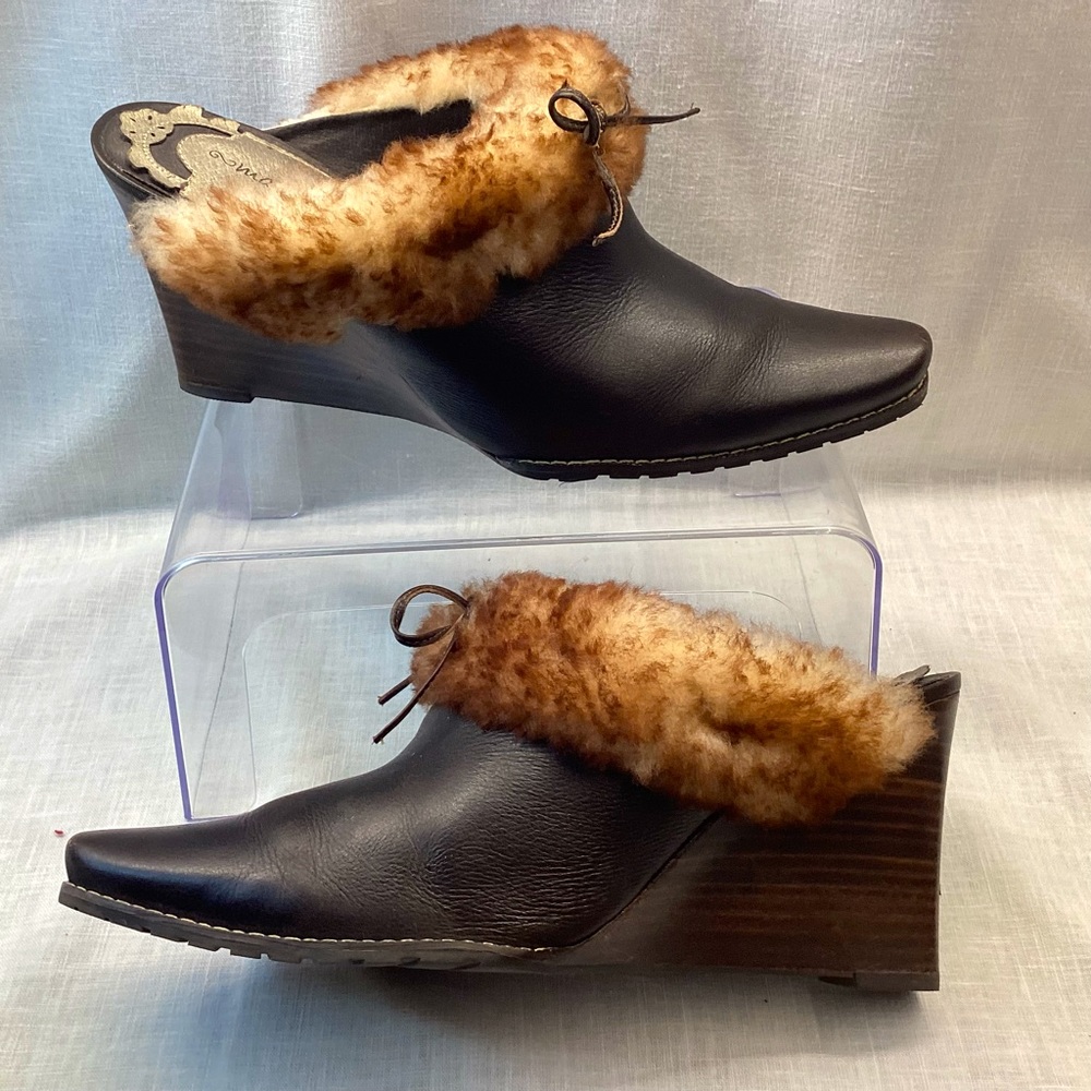 Matisse Brown Leather Wedge Mules with Tan Fur Trim
